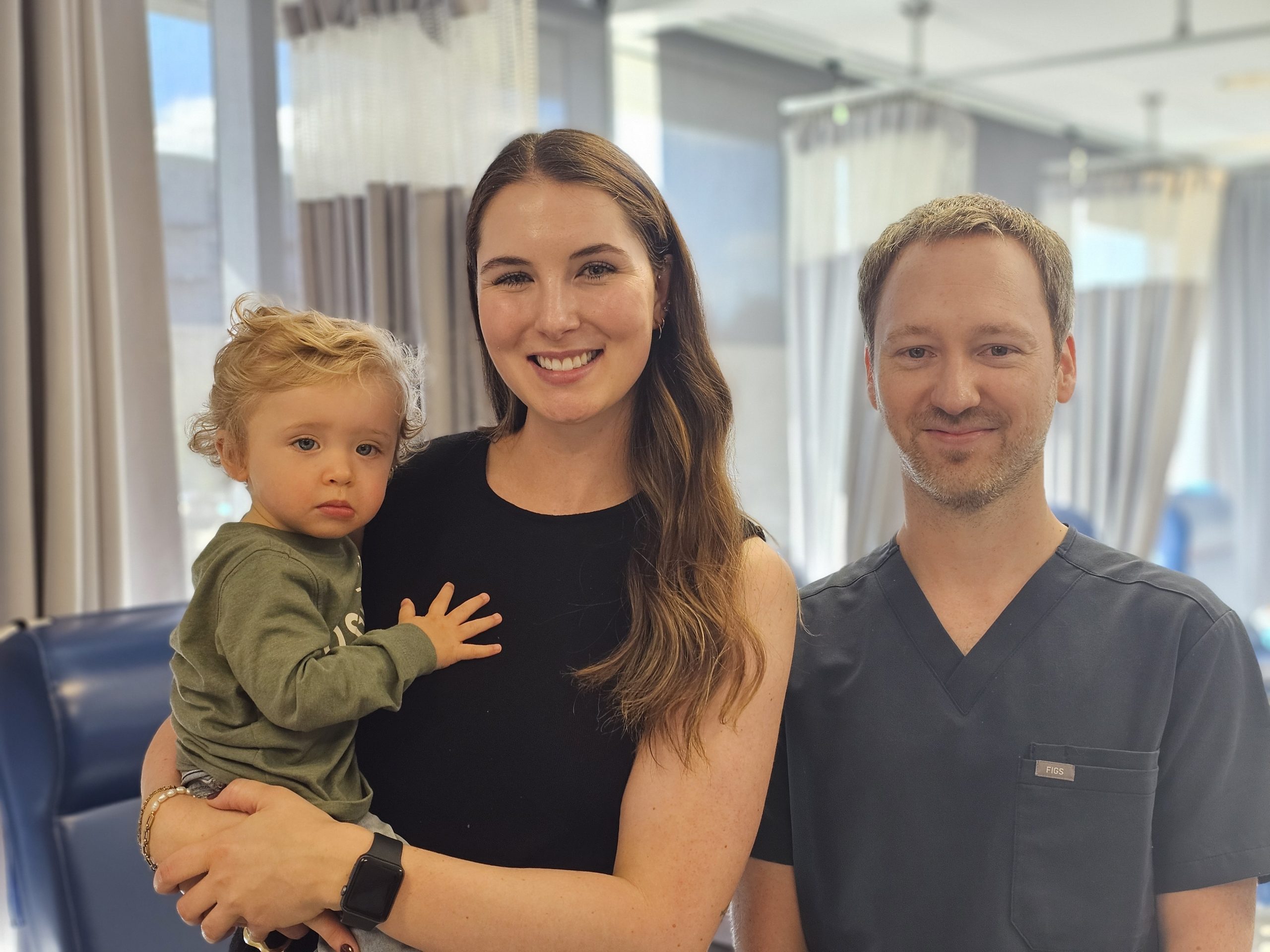 Dr Veillette, Meghan Mclaughlin et son fils Eliott